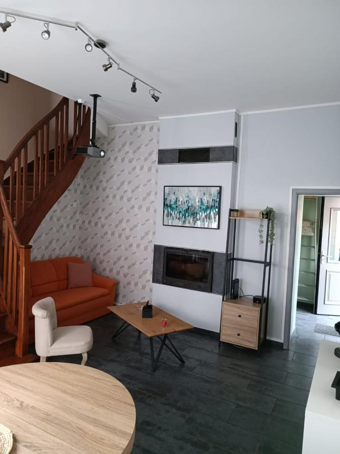 Maison Chaleureuse Avec Netflix Et Ps5 فالنسيان المظهر الخارجي الصورة